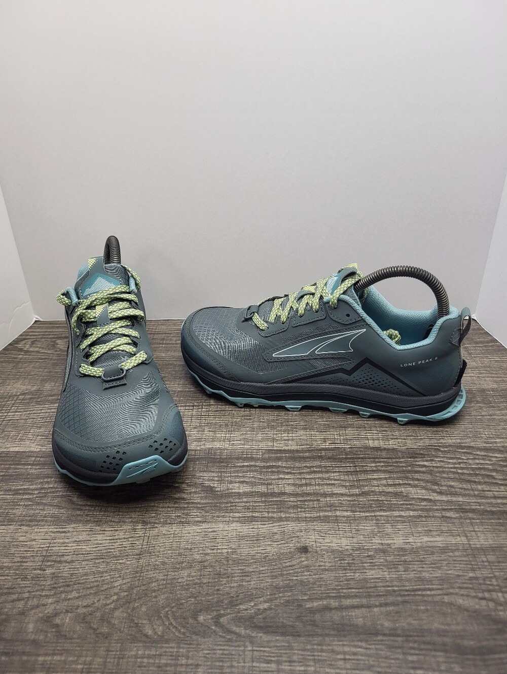 Altra Lone Peak 5 Gray Green Trail Running Shoes Women's Size 7.5